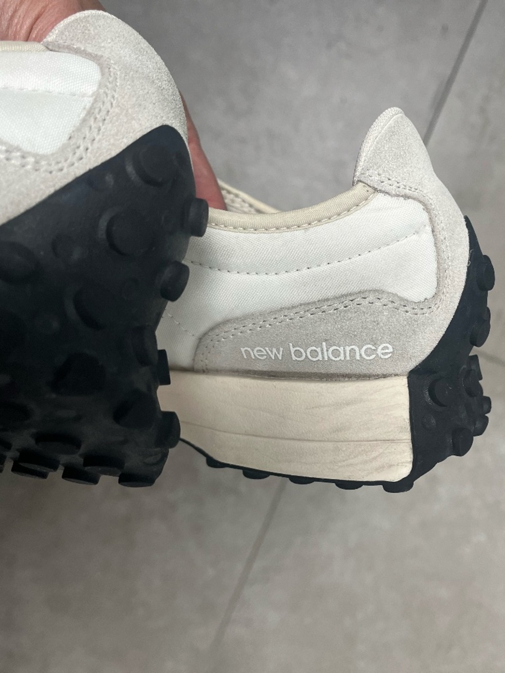 Clean Size 10 New Balance 327 - Picture 14 of 16